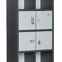 Monena Kiip lokerikko ovilla ja lukoilla